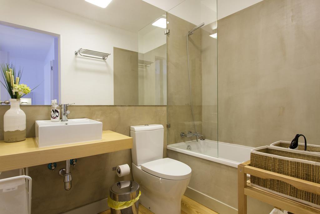 Joivy Cosy 1-Bed Flat With Workspace In Santa Catarina, Moments From Luis De Camoes Sq Lisbon Room photo