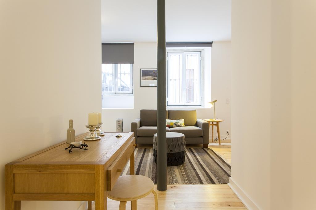 Joivy Cosy 1-Bed Flat With Workspace In Santa Catarina, Moments From Luis De Camoes Sq Lisbon Room photo