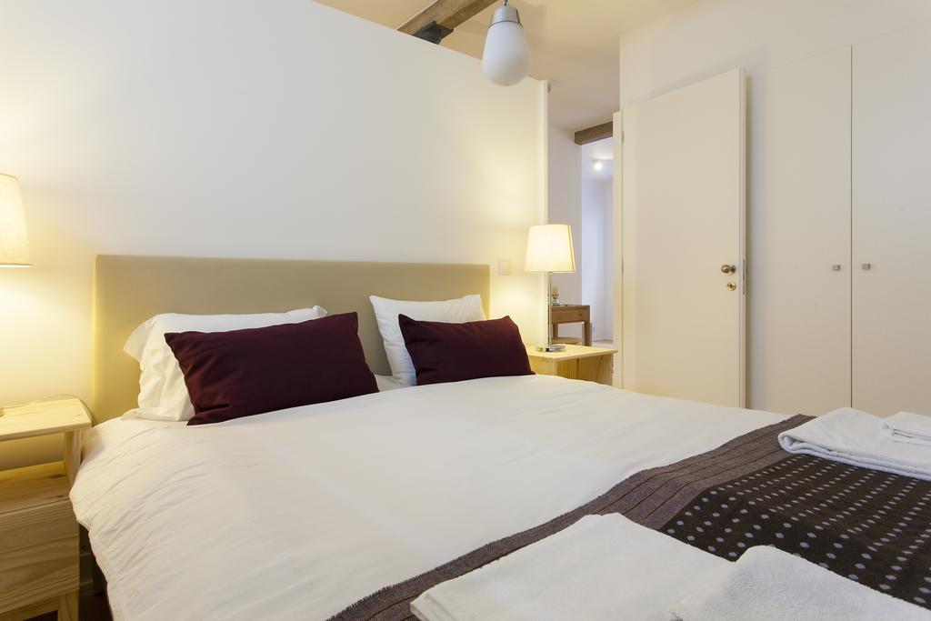 Joivy Cosy 1-Bed Flat With Workspace In Santa Catarina, Moments From Luis De Camoes Sq Lisbon Room photo